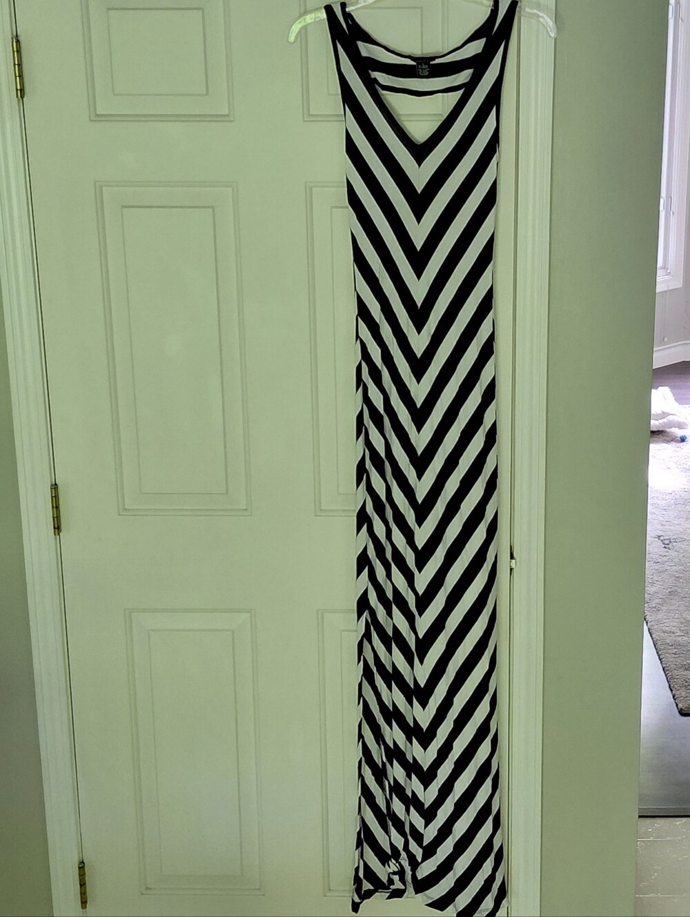 Rue 21 Black White Striped maxi Lightweight Sleeveless Dress Size Small.